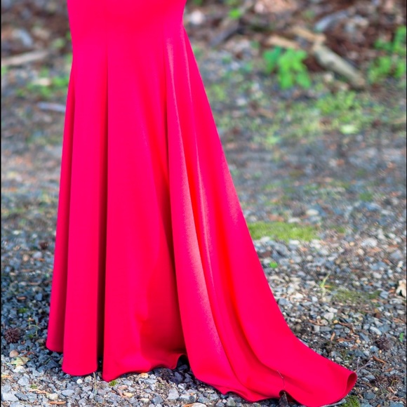 Red prom dress - Picture 4 of 8